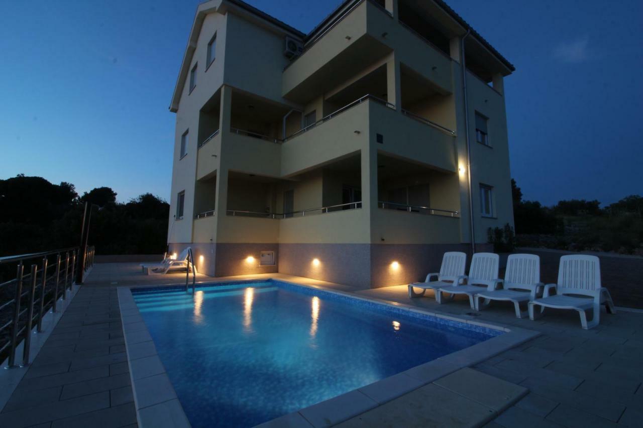 Apartmani Nejasmic Примоштен Экстерьер фото