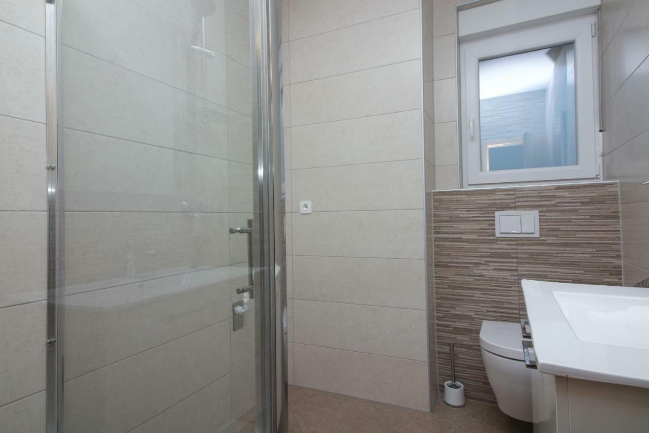 Apartmani Nejasmic Примоштен Экстерьер фото